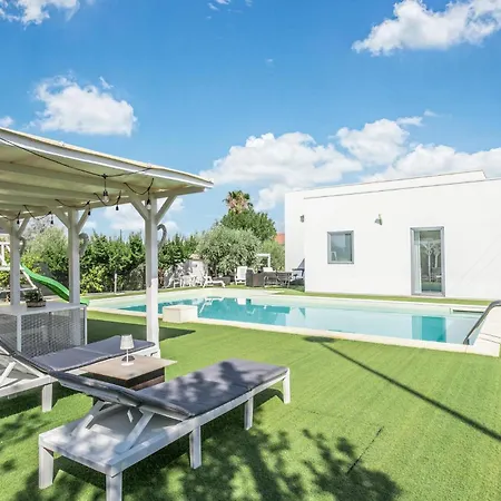 In Catenanuova With Swimming Pool Holiday home